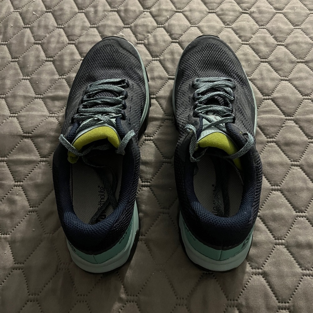 Salomon Women’s Hiking Shoes. Blue/Green. Size 9.